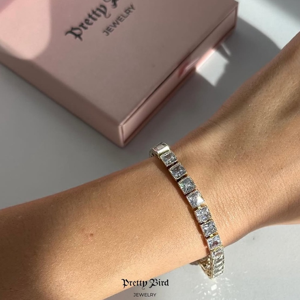 FREE JEWELRY/SURPRISE GIVEAWAY